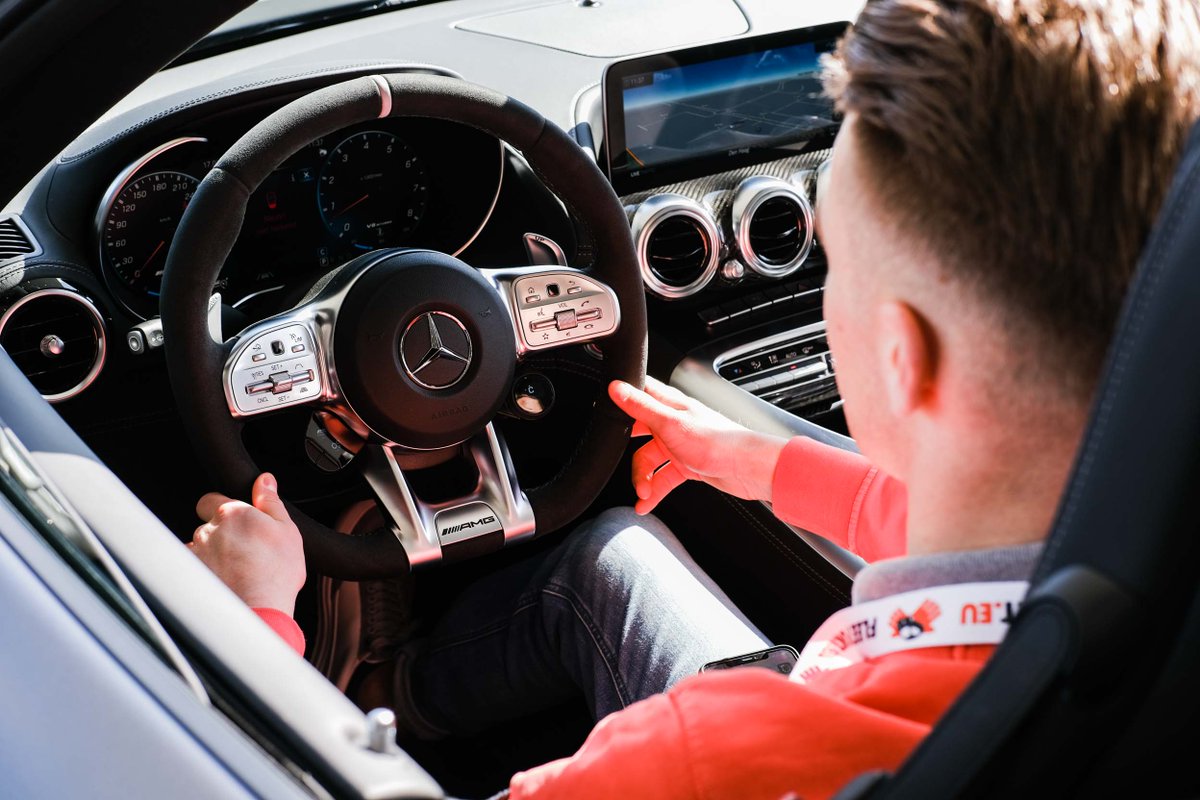 Studentchauffeurs gezocht! De beste studentenbaan die er is! Ga aan de slag als Fleetdriver bij Fleetport. Solliciteer nu! fleetport.eu/solliciteer-nu… #studentchauffeurs #hiker #Fleetdriver #Fleetport