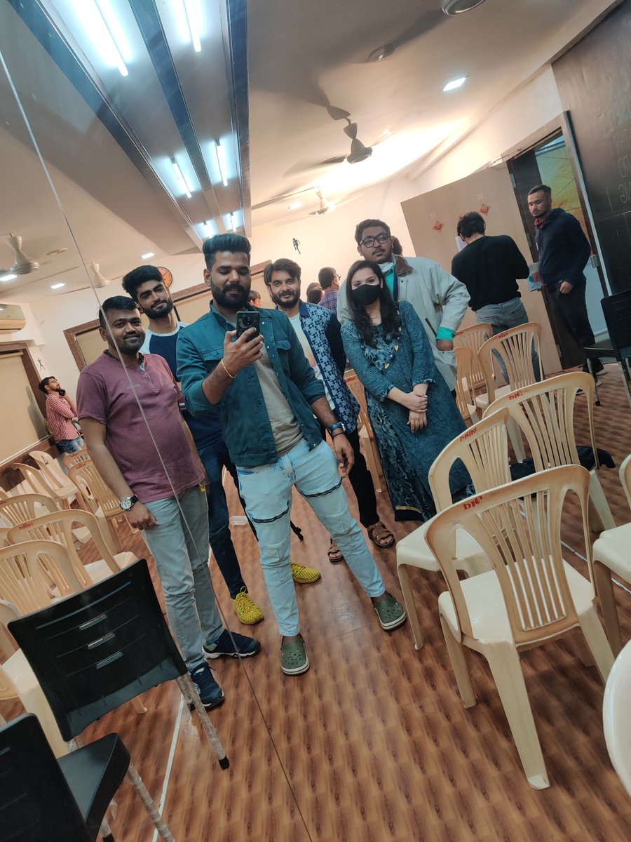 પહેલી વાર ભેગા થયા ને લીફ્ટ માં અટવાઈ ગયા. હવે જોઈ આગળ શુ થાય😁😁
<a href="/jecky8888/">ખટારા વાળો</a> <a href="/rakhdu_jani/">Pratik Jani</a> <a href="/sidparmar_/">વટથીગુજરાતી™</a> @Golden_Smile__ <a href="/Marlboro_o9/">Marlboro_o9</a>