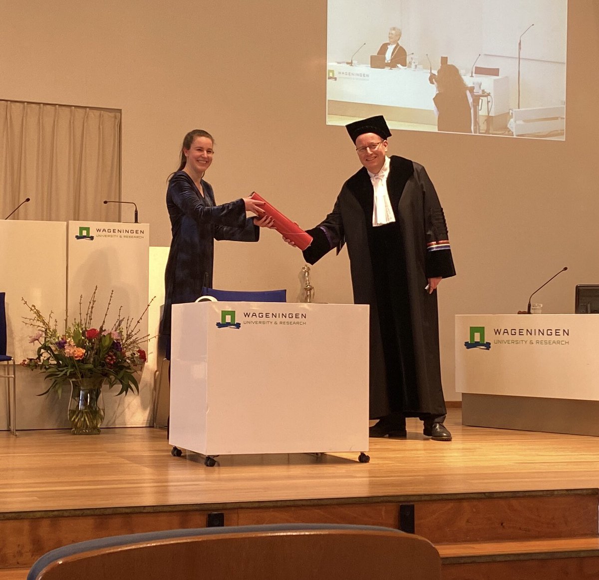 Last Friday I successfully defended my PhD thesis on activity tracking in broilers 🥳 I enjoyed my PhD project and am happy that I will continue to work on this great topic! Thank you @basrodenburg <a href="/EstherEllen80/">Esther Ellen</a> <a href="/Yvette_deHaas/">Yvette de Haas</a> for all your support!