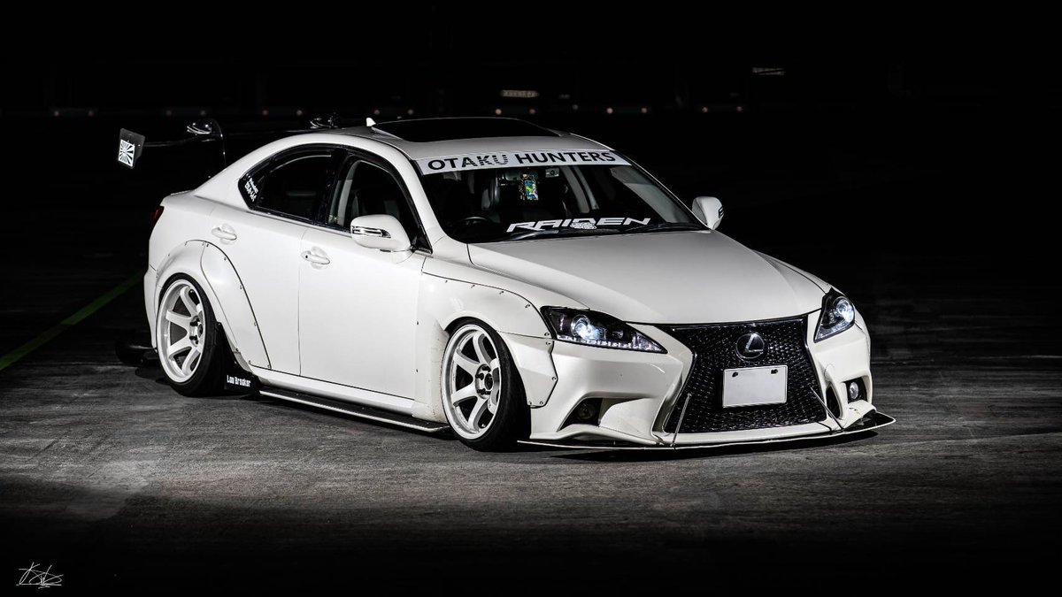 MotorsCharlie's tweet photo. 【当社過去製作のカスタムカー紹介🚘】
Lexus ls 350 ver L
-フルノーマルから製作-
当社ではリーズナブルなお値段でライトなカスタム〜フルカスタム迄やらせて頂いております⭐︎
気になる方お気軽にお問い合わせください♪
#車販売 #カスタム #カスタムカー #motorscharlie #改造 #改造車 #lexus https://t.co/gH99SmXq6s