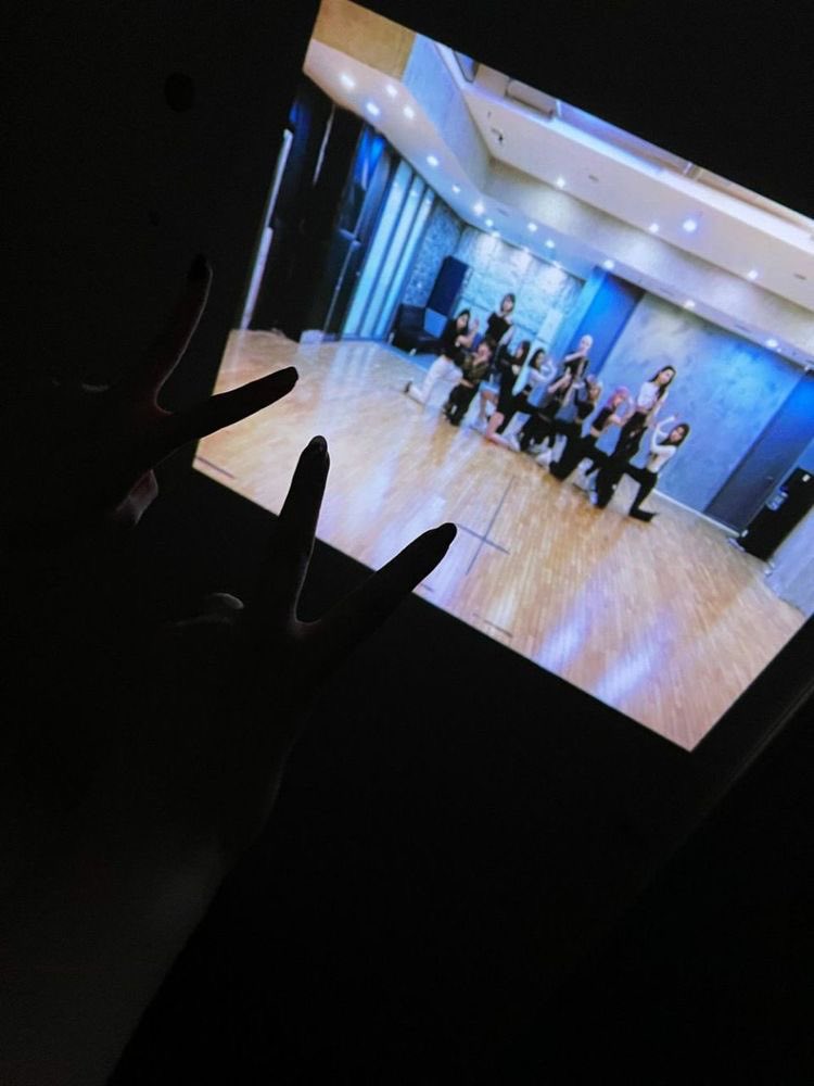 yyujinationn's tweet photo. some of izone's pm pictures that feels like home. https://t.co/U5eendl8r5