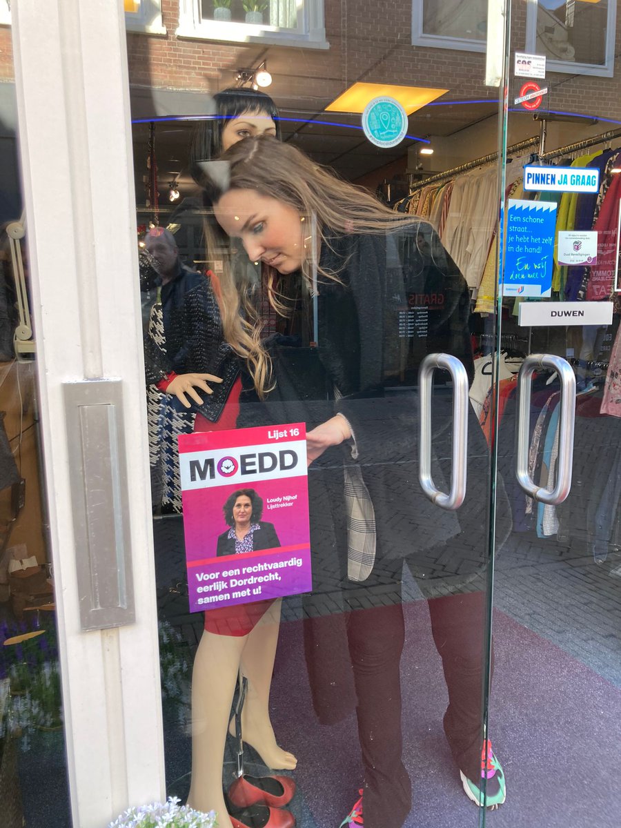 Langzaam wordt moedd zichtbaar in het centrum