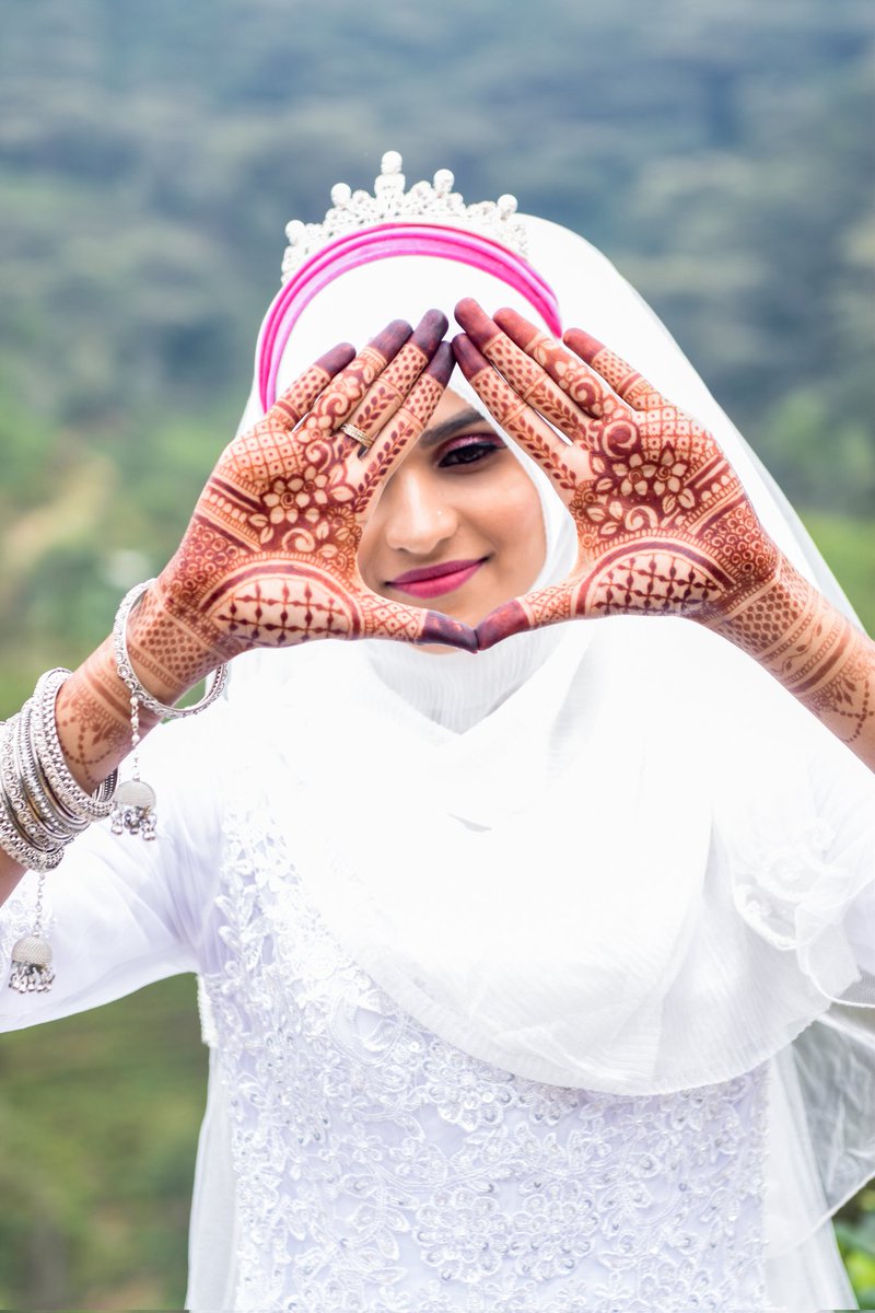 akmalmohamed18's tweet photo. Hello guys
Happy valentine's day ❤️
Mua: Nova_bridal_mawanella
Mehandi : henna.spiritt
Cake : sprinkle_cake
#ValentinesDay #collaborationshooting #picturesquephotography #picoftheday #Nikon2.8 https://t.co/ldsJyenClv