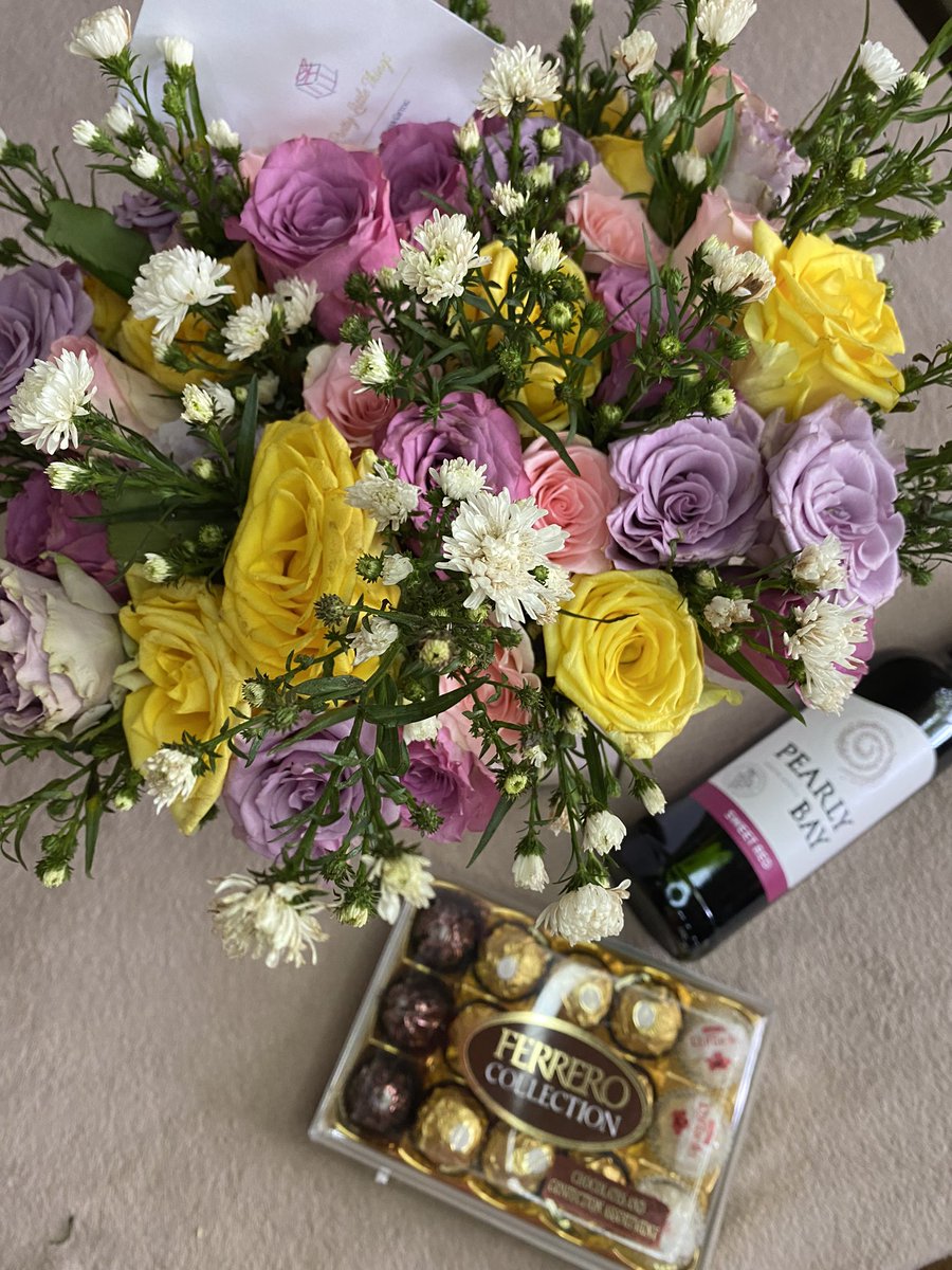 prettythingszw's tweet photo. Happy Valentine’s Day 💐

#prettythingszw #valentines https://t.co/2PFagdEghW