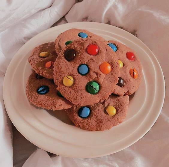 soughtrose's tweet photo. [💝:     @incarnadien]
    ↳　🌷 jangan dipaksakan diri untuk belajar terlalu giat hari ini, ingat-ingat jika banyak yang terkasih tunggui kehadiranmu pula. selamat hari valentine.
          — tanda, jangmi. https://t.co/7nkCG3ikVh