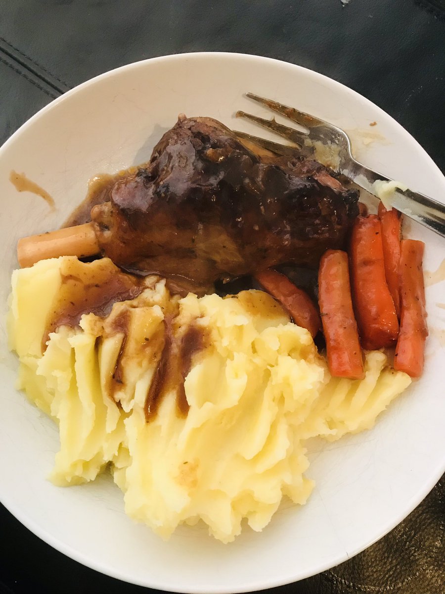 faridbaree's tweet photo. Lunch with my one true love - lamb shanks!!🤤 The best news is that it was a pack of two so I guess it’s lamb shank for desert too 😋😜😂 Carrots were for the benefit of the photo 🥕I didn’t eat them 😬 #MegaMunchForLunch #NoMeatFreeMondayForMe #cuisine #stressmanagement #Food https://t.co/mLGo4FEHGl