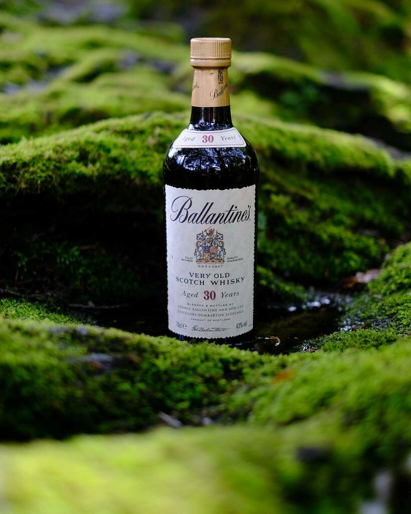 Happy @ballantines day everyone 🥰

Spend the day with your loved ones like this old Ballantine’s 30 😘.

How are you spending your Valentine’s Day? 💖

#ballentinesday #ballentines #ballantines #ballantineswhisky #ballantines30 #ballantines30years #ble… instagr.am/p/CZ9ZtV1rxVz/