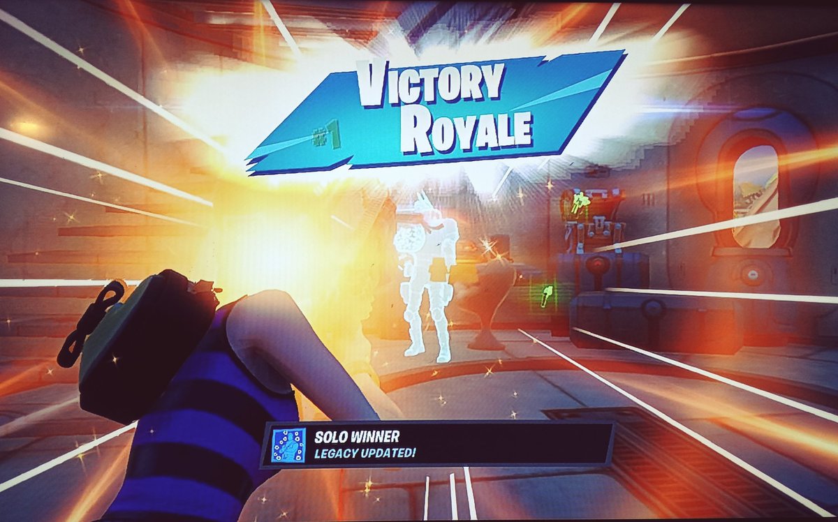 juju_danielle's tweet photo. When you get your first solo victory.... #Fortnite #Victory. #gamergirl #GettingBetterButStillSuck 😆❤ https://t.co/NuDRHzTfMV