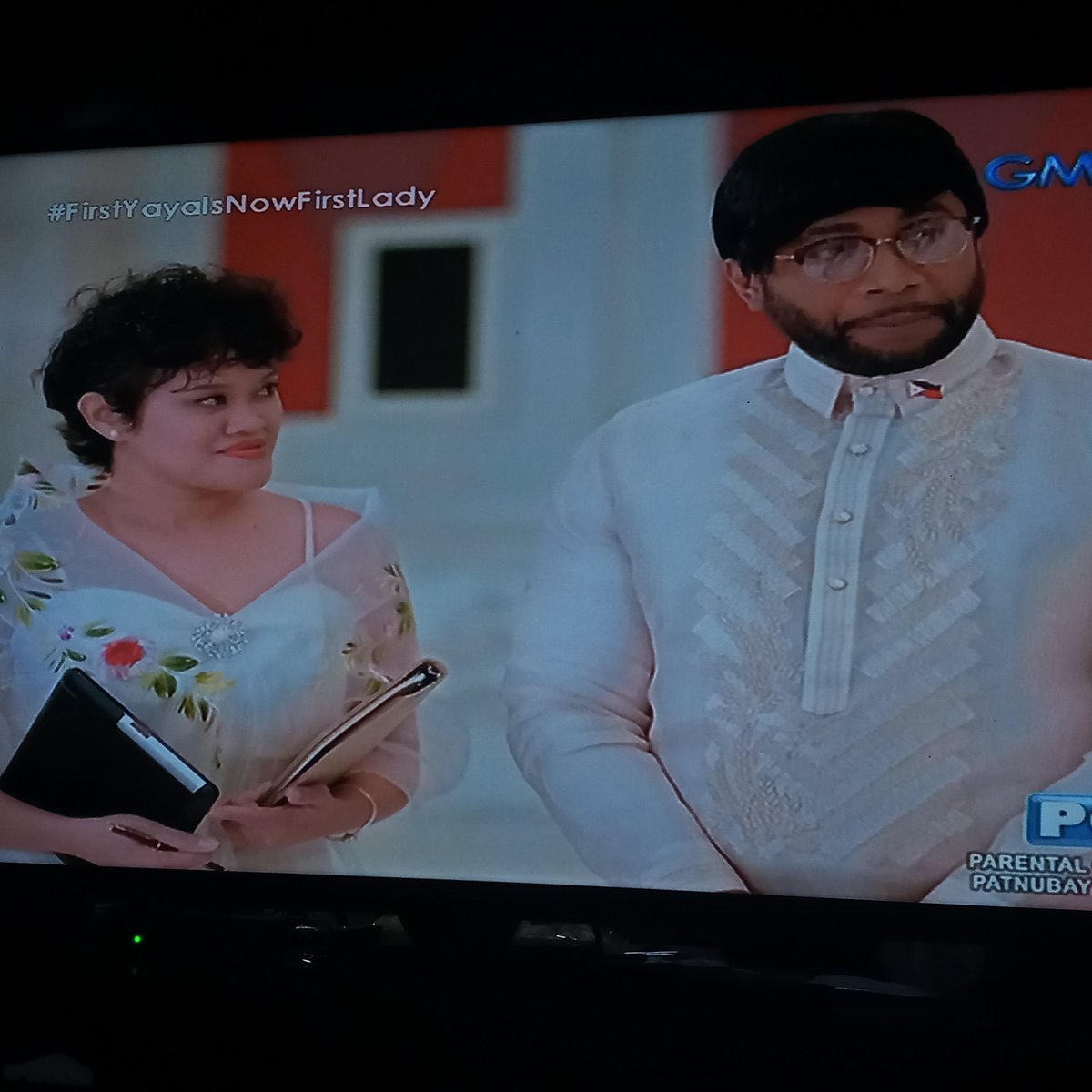 KulThou's tweet photo. Bella and Yessey #FirstYayaIsNowFirstLady #kulthou @thou_ism https://t.co/qmH8P9q3PL