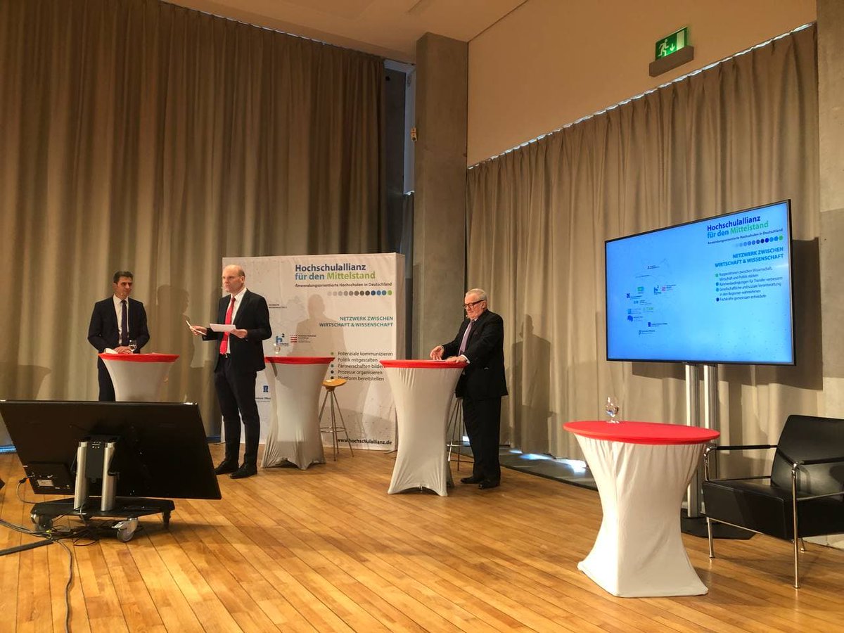 ProjectTogether (@pt_deutschland) on Twitter photo 🆙 Jetzt LIVE: Die 6. Berliner Online-Transferkonferenz zur Entwicklung der Deutschen Agentur für Transfer und Innovation (#DATI). Mit dabei: <a href="/HenrikeSch/">Henrike Schlottmann</a> mit Inputs zum Thema #OpenSocialInnovation als Treiberin der #Transformation. Start um 14:30 Uhr 🙌 #hochschulallianz 🆙 Jetzt LIVE: Die 6. Berliner Online-Transferkonferenz zur Entwicklung der Deutschen Agentur für Transfer und Innovation (#DATI). Mit dabei: <a href="/HenrikeSch/">Henrike Schlottmann</a> mit Inputs zum Thema #OpenSocialInnovation als Treiberin der #Transformation. Start um 14:30 Uhr 🙌 #hochschulallianz