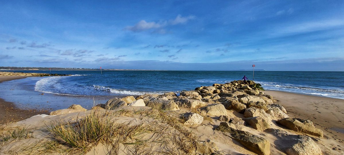 varley_susan's tweet photo. Physics graduate and thinking about working in healthcare??   A rare, and I'm told by the team, quite frankly fabulous chance to come and work with Dorset's Nuclear Medicine Service.  A great job by the sea!
https://t.co/WPcjF2Seud
Take a look!  @UHD_NHS @JoinOurDorset  @DCHFT https://t.co/GpLtCaz7eL