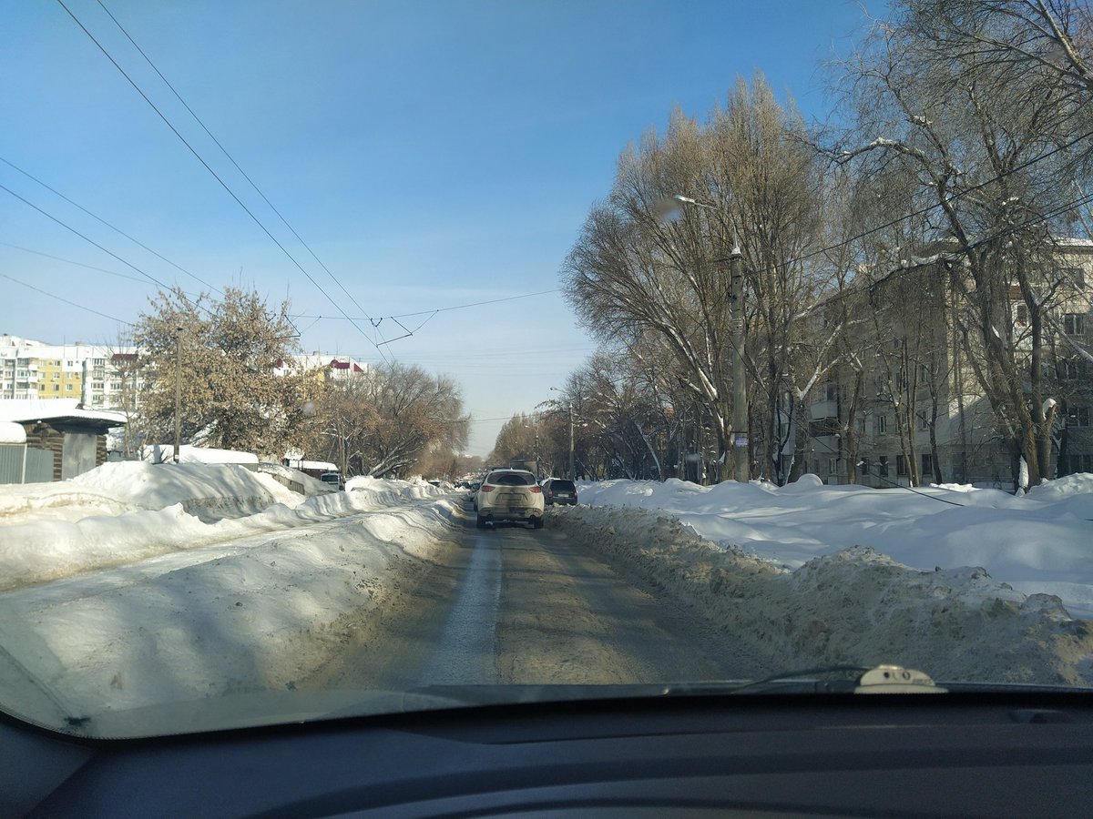 Увольте Ивахина и верните Садовникова! Технику нужно закупать а не директоров МП увольнять. А мэр должен был две недели назад дороги проверять а не сейчас. Виноваты все, а крайним оказался исполнитель...
<a href="/D_Azaroff/">Дмитрий Азаров</a>
<a href="/kudryashov71/">Виктор Кудряшов</a>
<a href="/E_Lapushkina/">Елена Лапушкина</a> 
<a href="/Khinshtein/">Александр Хинштейн</a>