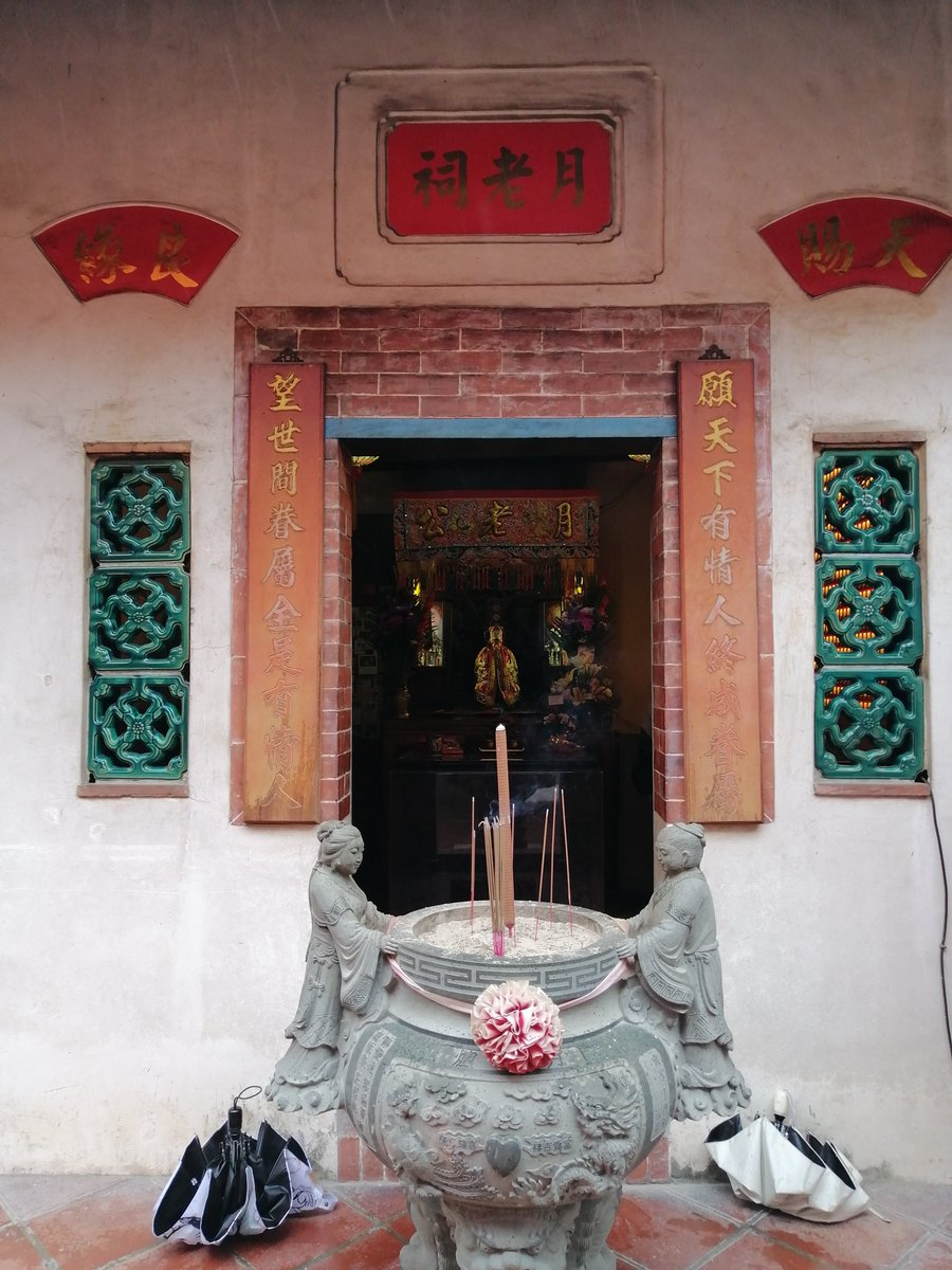 BooKBacKBarK tweet media