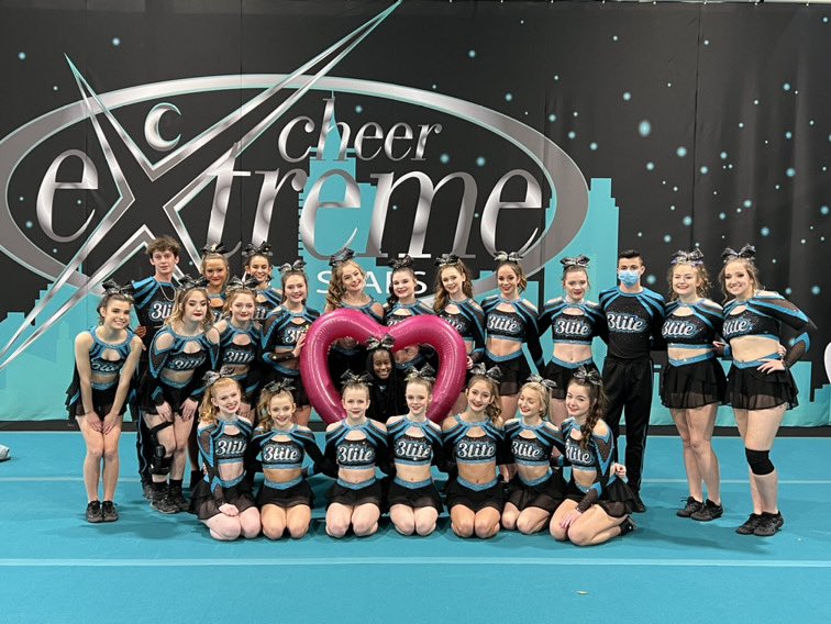 3liteSenior's tweet photo. It’s #3liteMonday !! Last practice before we hit the @CHEERSPORTCorp stage! https://t.co/jN1tbSpL5v