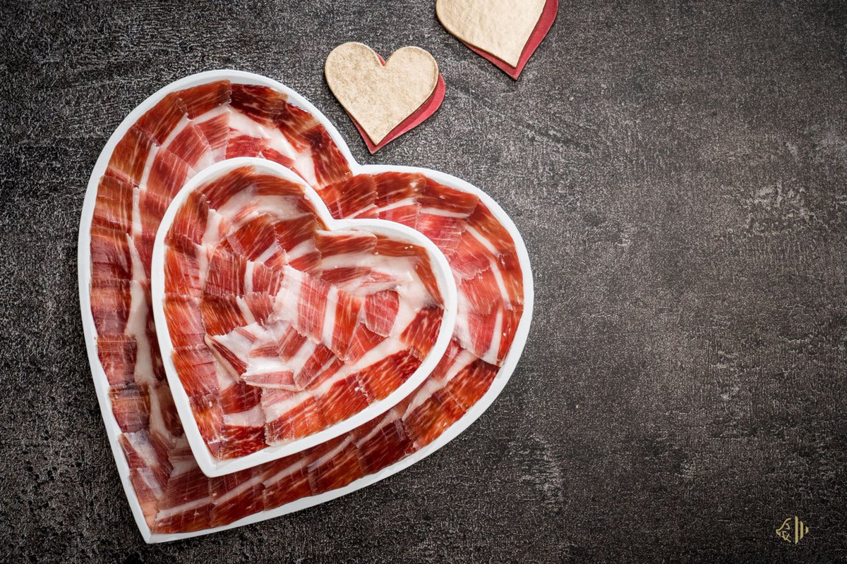 Hoy es un día para disfrutar del amor ♥️ y nosotros en un día tan señalado como este, queremos celebrarlo junto a ti llevando hasta tu mesa nuestros exclusivos productos ibéricos, auténticas Joyas de la Gastronomía ®️.
¡Feliz San Valentín!