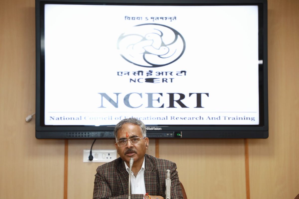 ncert's tweet photo. Let's join together and welcome Prof. Dinesh Prasad Saklani, who assumed the charge of the post of Director, NCERT on 14 February, 2022. https://t.co/3JELEzvo7D