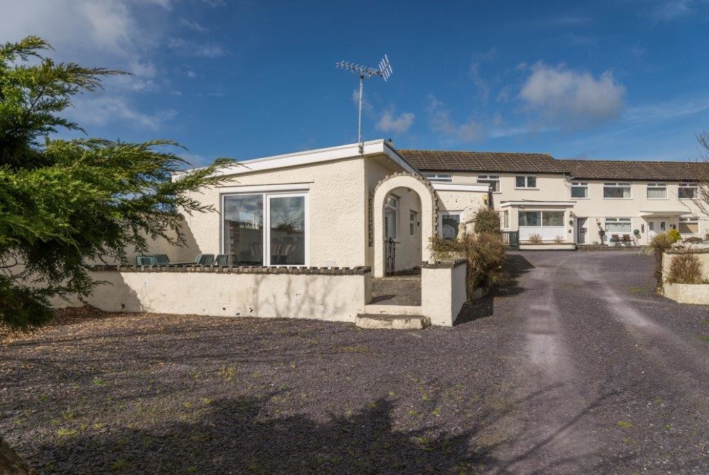 TheHolidayCots's tweet photo. There are an array of self-catering holiday homes on offer at Coed Cottages. Set on 7 acres of grounds in the Welsh countryside.
๐Sleeps 1-10
https://t.co/gfgctB7xm1
#Llanfechell #CemaesBay #Anglesey #Welsh #Apartments #HolidayCottages #AwardWinningBeaches https://t.co/cUQheAmMEi