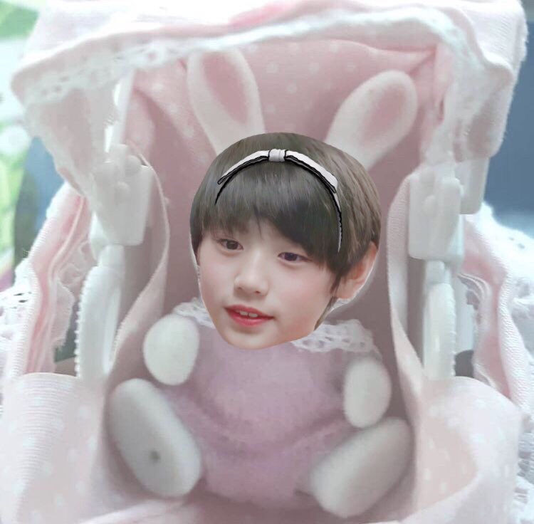 𝚛𝚘𝚜𝚎 ♡🎂 rest tweet media