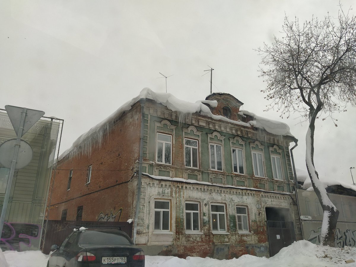 Aleksey_smr's tweet photo. Пока @rradyukov развлекает @E_Lapushkina , в Самарском районе почти на каждом доме свисает наледь над тротуаром. Стабильность ведь важна. Бедовый округ достался Александру Евсеевичу @Khinshtein ...
@D_Azaroff
@SamMobilePriem https://t.co/Ydmad8cBCp