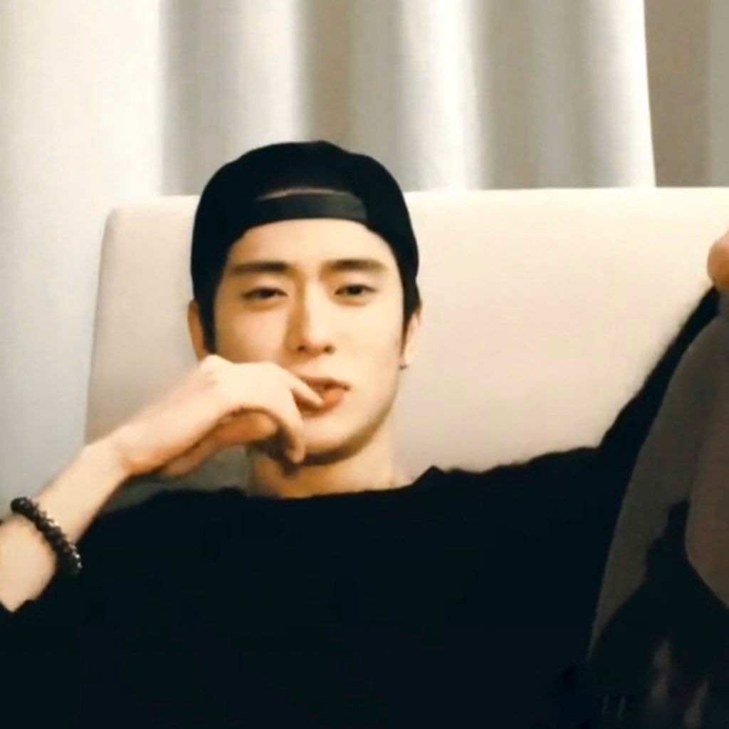 jhyunfolder's tweet photo. https://t.co/AnE7FOmZkv
