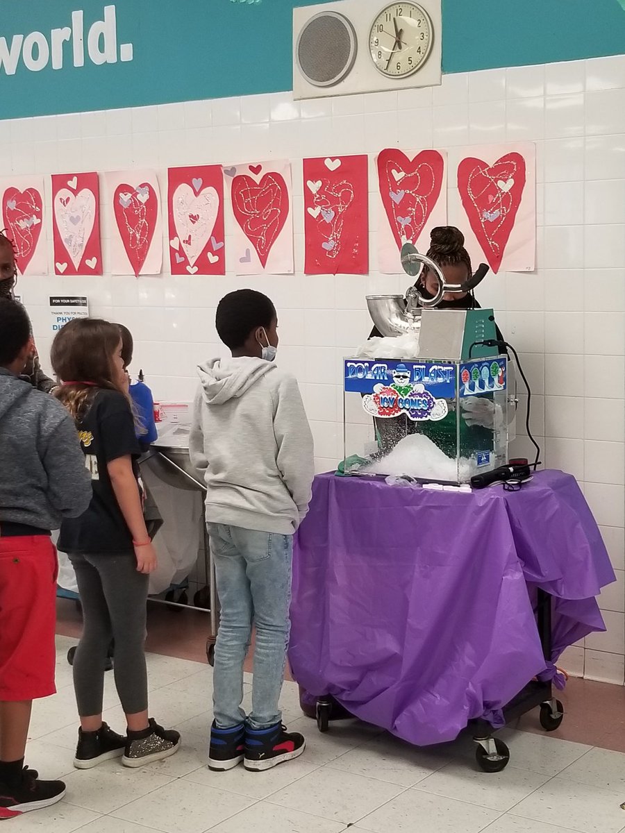 PompanoBeachES's tweet photo. PBES celebrates iReady Success with snow cones! Way to go scholars!👏🏾👏🏾👏🏾👏🏾 Keep it up! https://t.co/M1LIkkNAMM