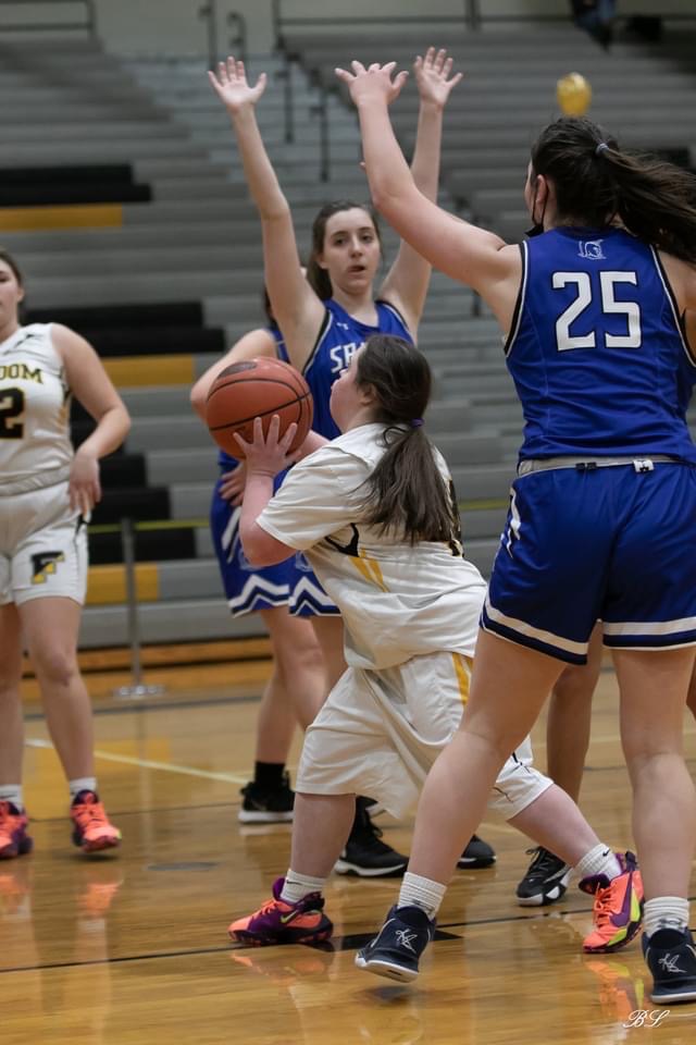GirlsFHSBballPA's tweet photo. Coffee-makings skills at the @FHSCoffeeShop and sharpshooter on the basketball court! We see you always working hard Kelli Gill❣️
@fhssportsBASD @BASDMsSage #BASDProud @BASDincludesMe https://t.co/wKkObOVI9m