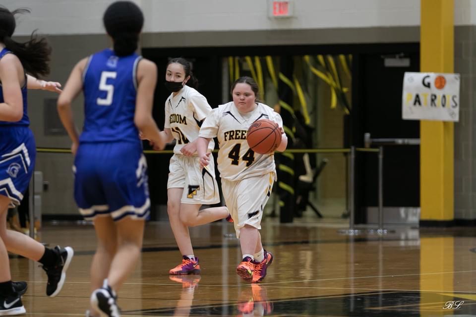 Coffee-makings skills at the <a href="/FHSCoffeeShop/">FHSCoffeeShop</a> and sharpshooter on the basketball court! We see you always working hard Kelli Gill❣️
<a href="/fhssportsBASD/">Freedom High School Athletics</a> <a href="/BASDMsSage/">Ms. Sage-FHS</a> #BASDProud <a href="/BASDincludesMe/">BASDincludesMe!</a>