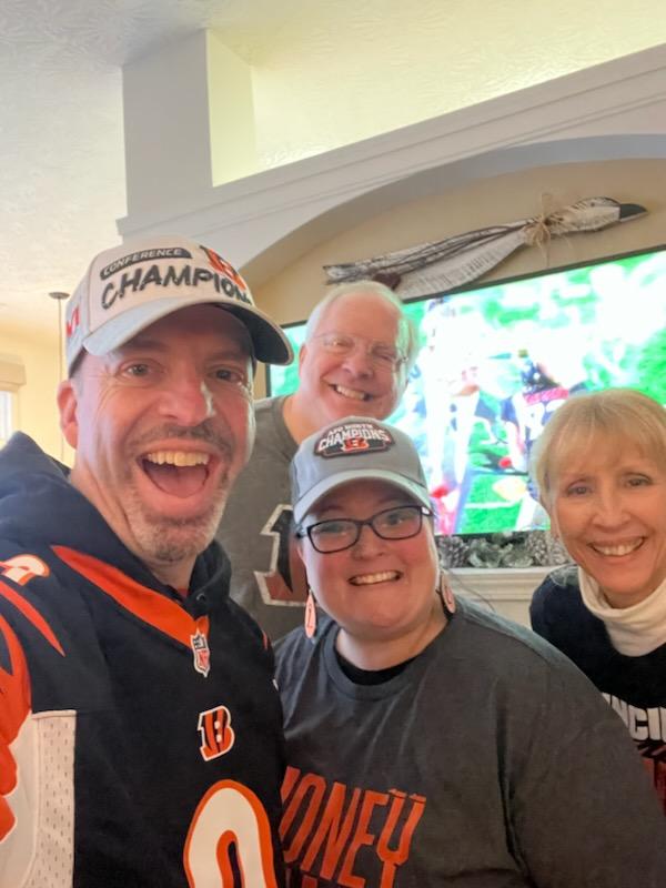 drewsmitchell71's tweet photo. What an incredible season @Bengals! Thanks for giving it your all. Already looking forward to 2022! #BengalsNation #RuleTheJungle https://t.co/SLbsRxJsvl