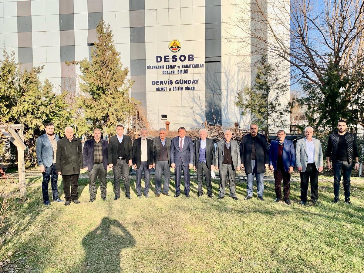 Şoförler Odası Başkanımız Sıtkı ERGE, DESOB Başkanımız Alican EBEDİNOĞLU’nu ziyaret etti.
son zamanlarda Akaryakıta yapılan zamlardan dolayı Minibüs,Taksi, Halk Otobüsü,Öğrenci Servisi ve İlçe Minibüs Esnaflarımıza Yeni Fiyat Tarifesinin verilmesi ile ilgili görüşüldü.