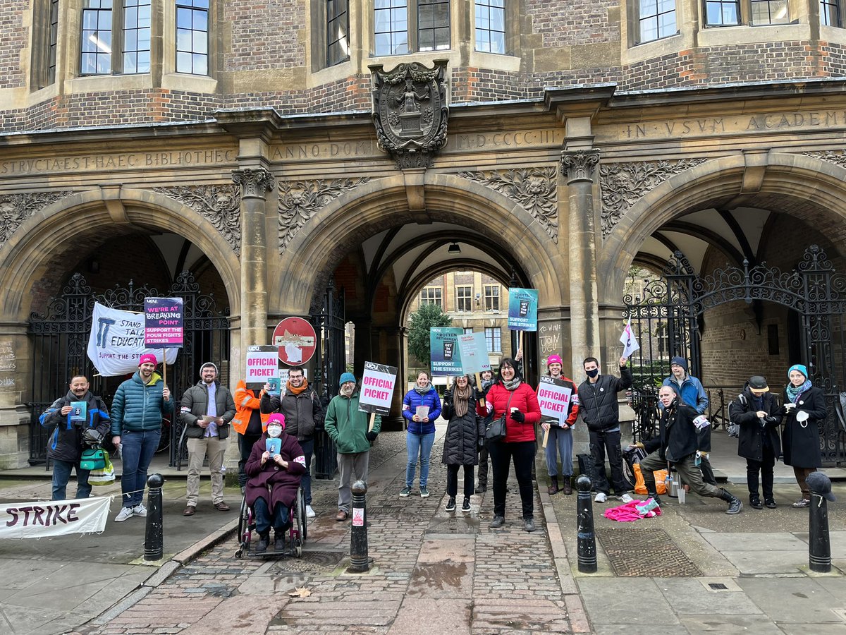 We’re out on the picket at Downing Site, fighting for our pensions! Come and join us!! #UCUstrike