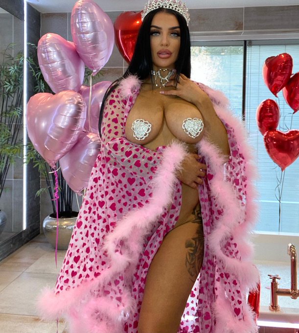 HAPPY VALENTINES DAY https://t.co/OfjDYL1Dhv