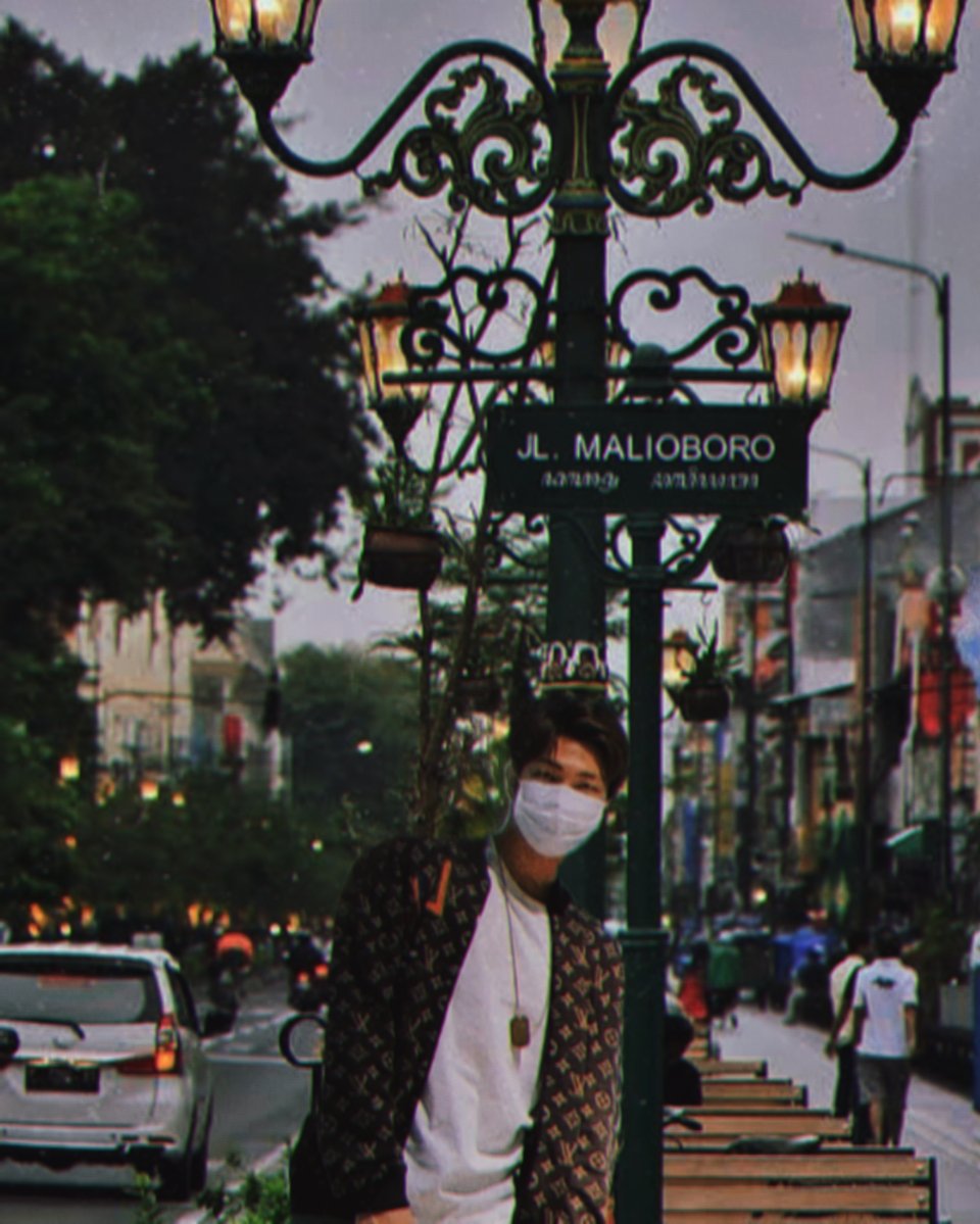 Namjoon kalo diedit gini jadi melokal banget -idm