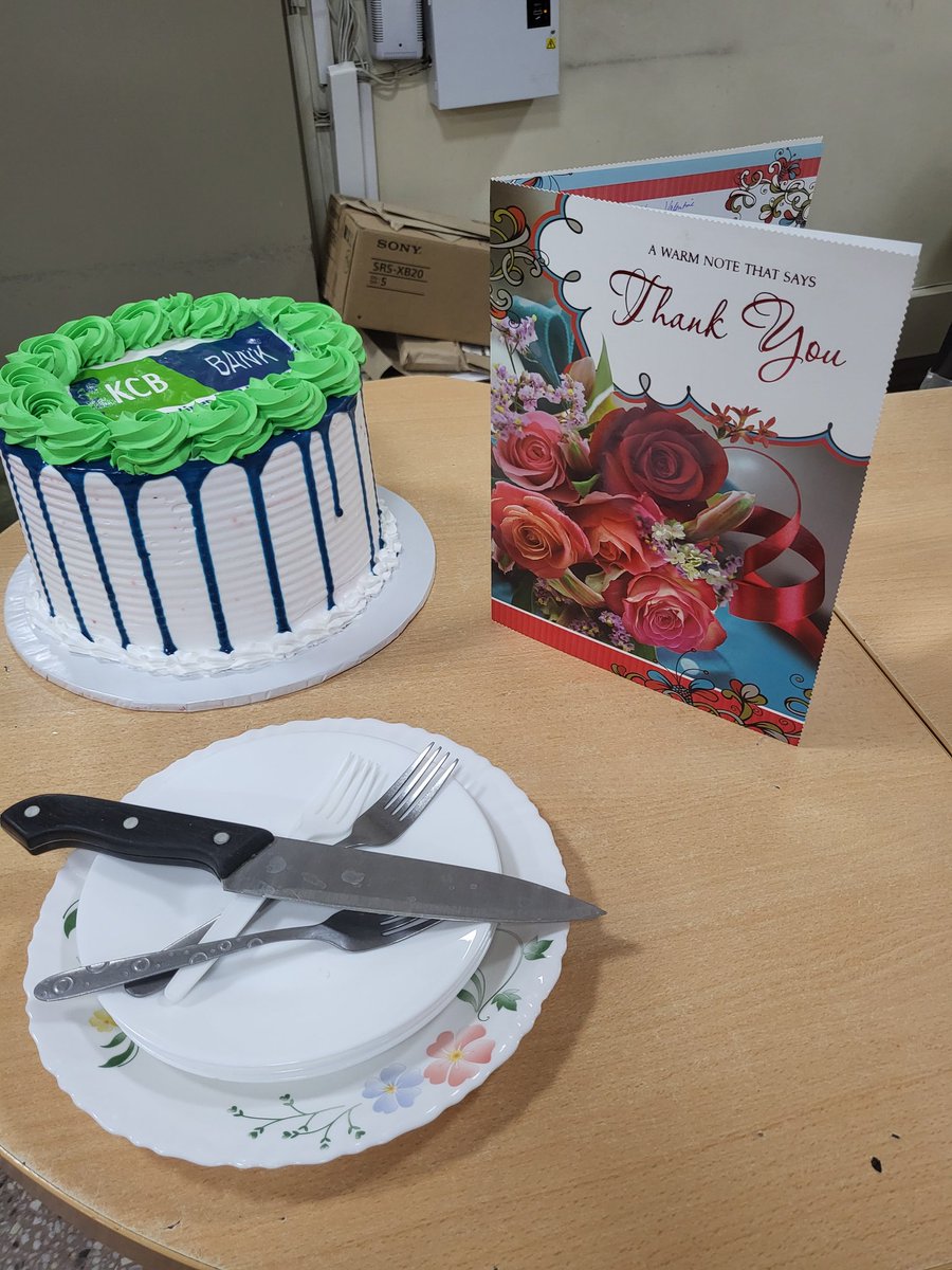 mamushi83's tweet photo. Happy valentine from kcb kitengela team #ShareTheLove #kcblovesyou https://t.co/txM3MxoUet