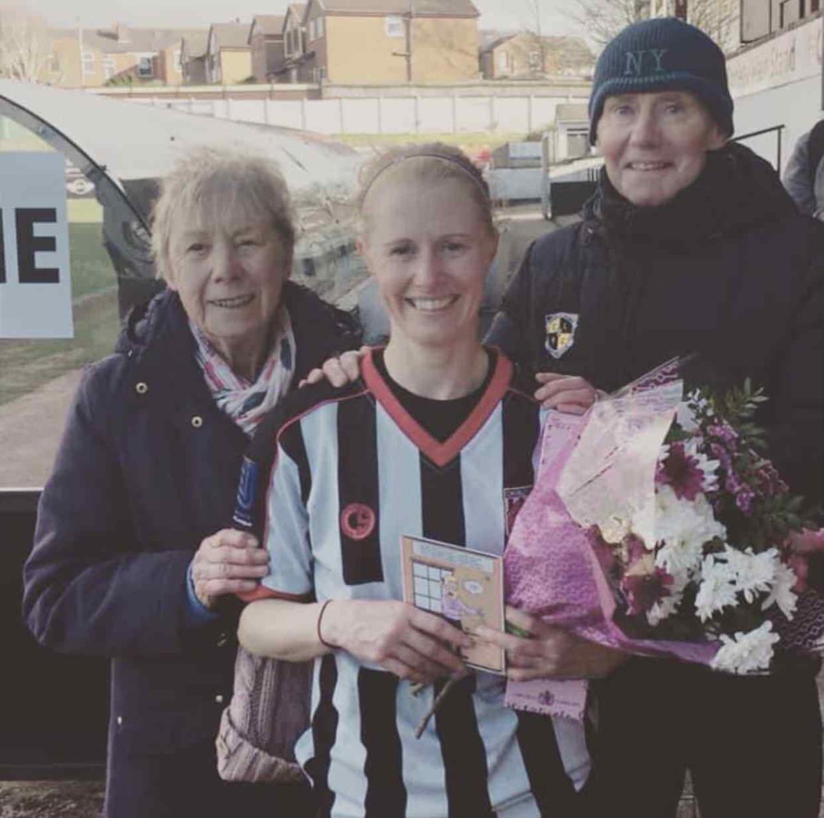 chorleywomenfc's tweet image. Today we remember the Queen of Chorley Mama D - always with us 🖤🤍

#FAWNL #HeartbeatOfWomensFootball