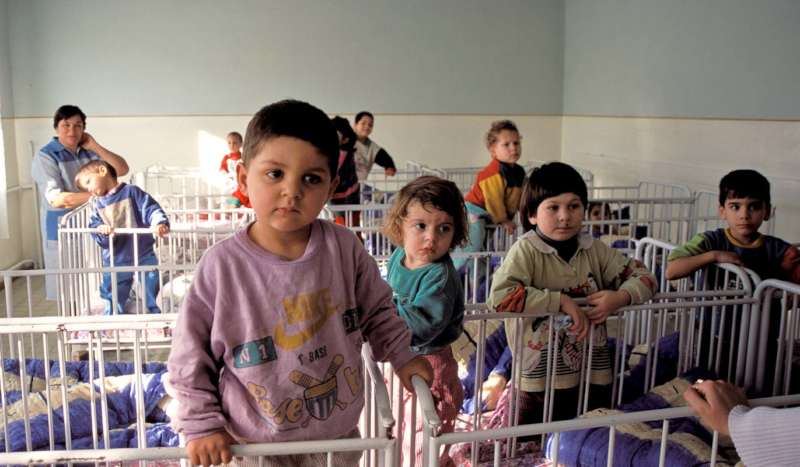 میشه به‌جای به دنیا آوردن یه بچه،
بچه‌ای رو به دنیا برگردوند.