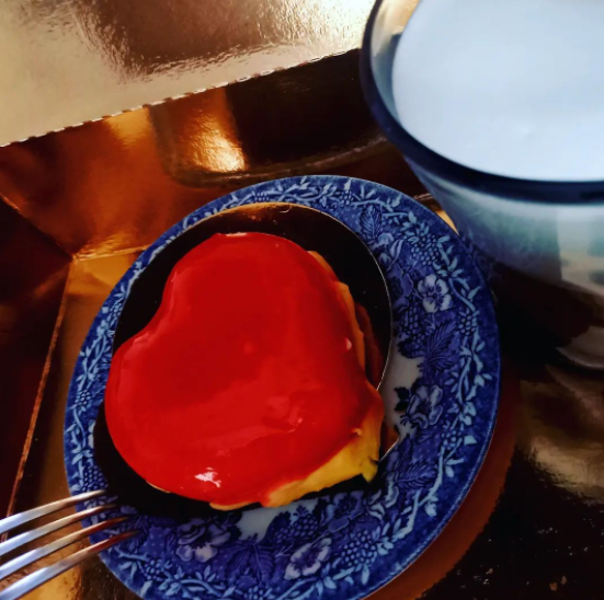 tamaro44ka2's tweet photo. #деньсвятоговалентина 🥰

#кофе #валентинки #coffee #stvalentinesday #valentineday #valentines #пирожное #вкусно #понедельник #тамара https://t.co/UM5ToGGTVU