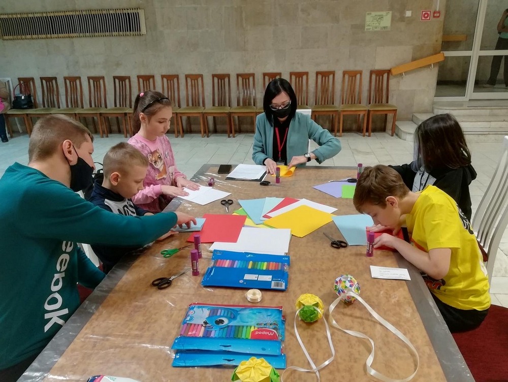 В музее-панораме «Сталинградская битва» состоялся творческий мастер-класс «Кусудама» stalingrad-battle.ru/about/m-news/2…
#главныймузейволгограда
#музейпанорамасталинградскаябитва
#мастеркласс