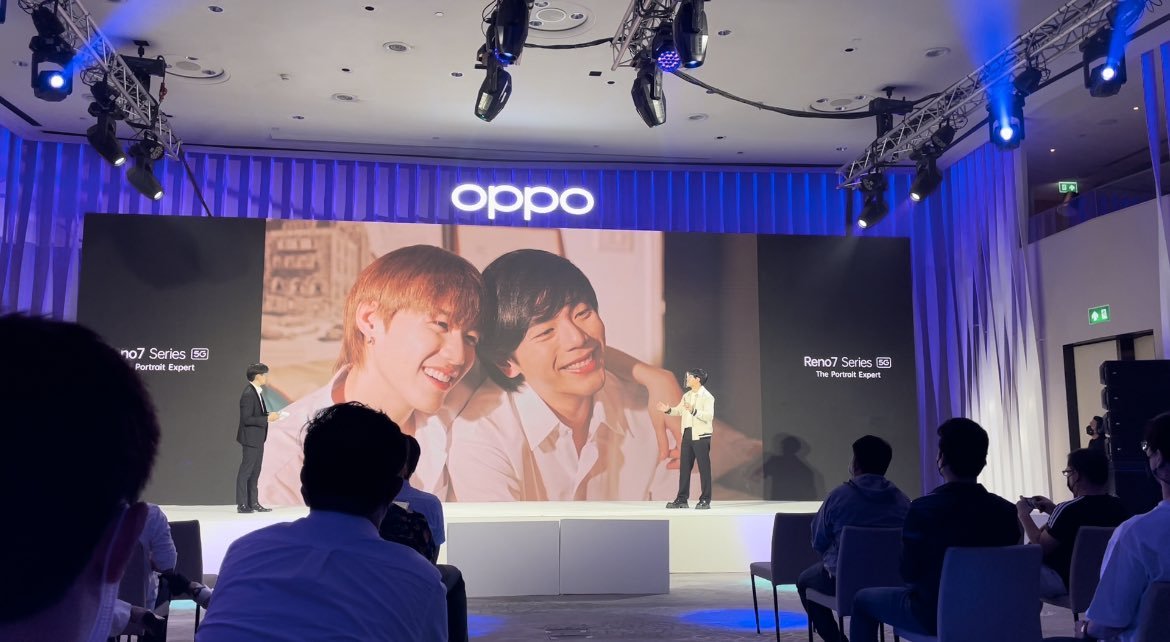 17 ก.พ. 65 เวลา 1 ทุ่ม เกาะจอรอชม #ppkritt #uppoompat ทาง FB/YouTube OPPO Thailand
ร่วมเล่นหนังสั้นด้วยกันครั้งแรก กำกับโดย บอส นฤเบศ
โดยใช้ #OPPOReno7Series5G เป็นส่วนหนึ่งของการถ่ายทำ ตื่นเต้นรอแล้วค้าาา 😊

#ThePortraitExpert
#เป็นตัวเองได้ไม่จำกัดด้วยพอร์ตเทรต
<a href="/uppoompat/">uppoompat</a>