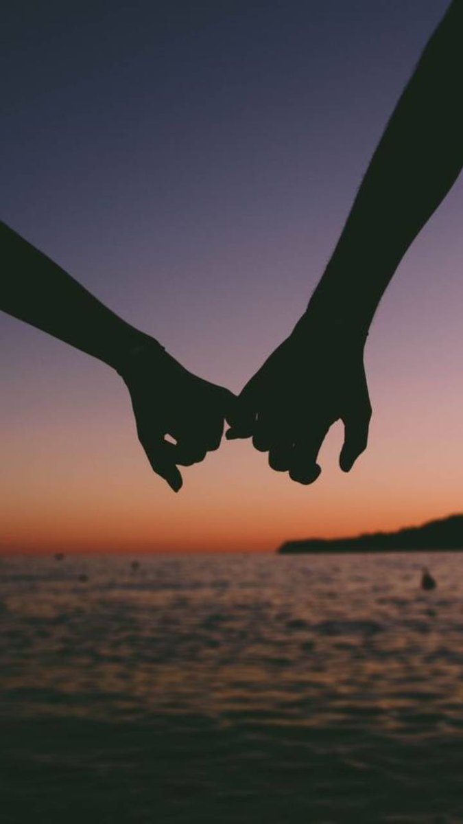 brownladyy_01's tweet photo. Marhami sa,chand h tu
Diljala sa,main andhera
Ek dooje,ke liy hn
Nind meri,khwab tera

Tu ghata h phuhar ki
Main ghadi intezar ki
Apna milna likha isi baras h na

Jo meri mnzilon ko jaati h
Tere naam ki koi sadak h na

Jo mere dil ko dil banati h
Tere naam ki koi dhadak h na💞🧲 https://t.co/KgGxoUx1Ju