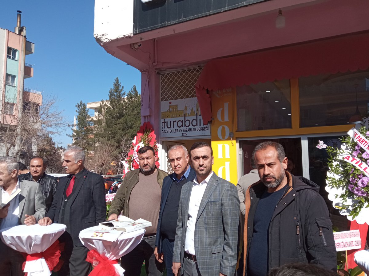 MidyataDEVA's tweet photo. Turabdin Gazeteciler ve Yazarlar Derneğinin açılışına katıldık. Kendilerine şimdiden başarılar dileriz. @alibabacan @IhsanMerdanoglu @keremaltun65 @ikramDincer @avmesutaydogan @AvYLMZYLDZ @mbromioglu @MahmutAkg @kuafor3447 @faysalATILGAN @TopalogluHaci https://t.co/UhfhjhLciC