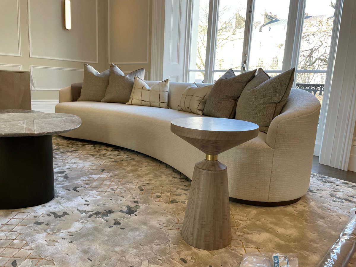 LuxeLinea's tweet photo. The Tilbury side table is available in a choice of different species. Displayed here in a Portland grey eucalyptus with brushed brass decal.
#bespoketable #bespokecasegoods #interiordesign #sidetable #modernhome https://t.co/dw38pS5NST
