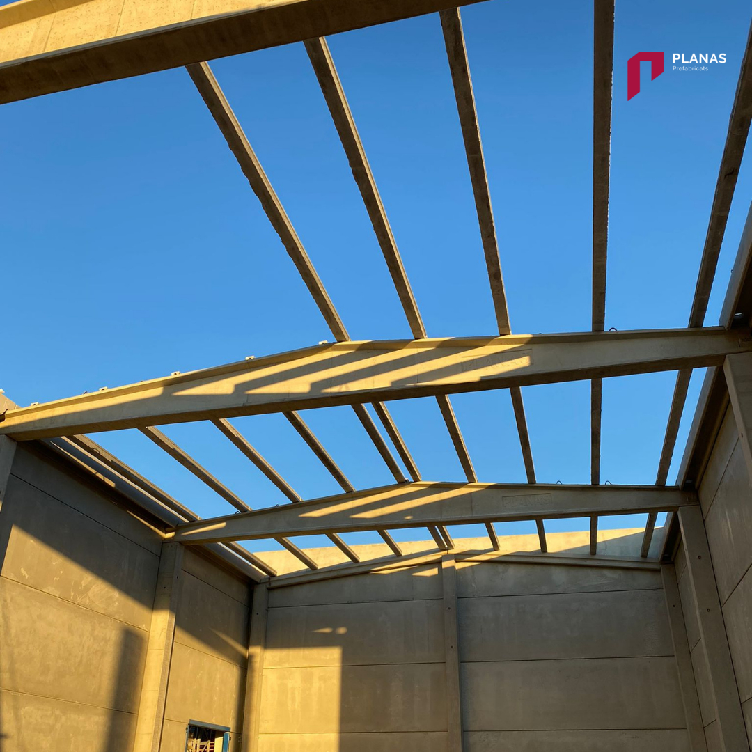 👉 Prefabricats Planas ha realitzat el muntatge de la nova nau logística de BONET ESPECIALITATS HIDROQUÍMIQUES (BEHQ SL). Es tracta d'una ampliació de 950 m2 de les seves instal·lacions de Llerona.
 El projecte ha estat realitzat per l'arquitecte Carles Mengual.