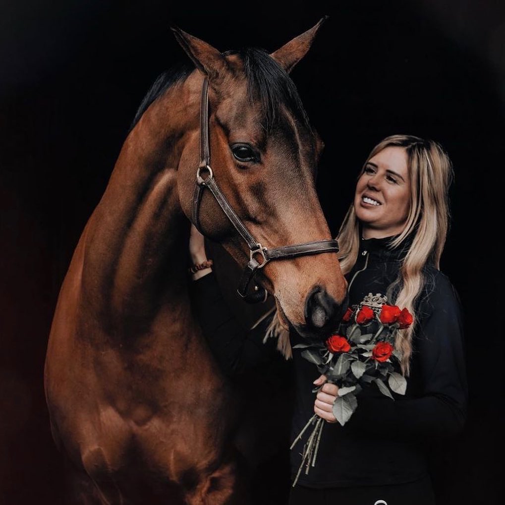 Wishing a happy Valentine’s Day to all 🌹#LoveyourRoR

📸 Bethany Grace Photography