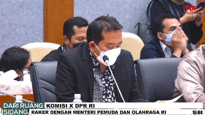 wikidpr's tweet photo. #Kom10 #RUUSKN Syaiful @FraksiPKB #Jabar7 membuka Raker dgn Menpora RI mengenai Laporan Ketua Panja, Pandangan Pemerintah ttg Pengaturan Sarpras Olahraga, Pendapat Mini Fraksi, dan Pembicaraan Tingkat I RUU ttg Sistem Keolahragaan Nasional pada pukul 16.05 WIB.
Di @WikiDPR3 https://t.co/GZvlifJfW4