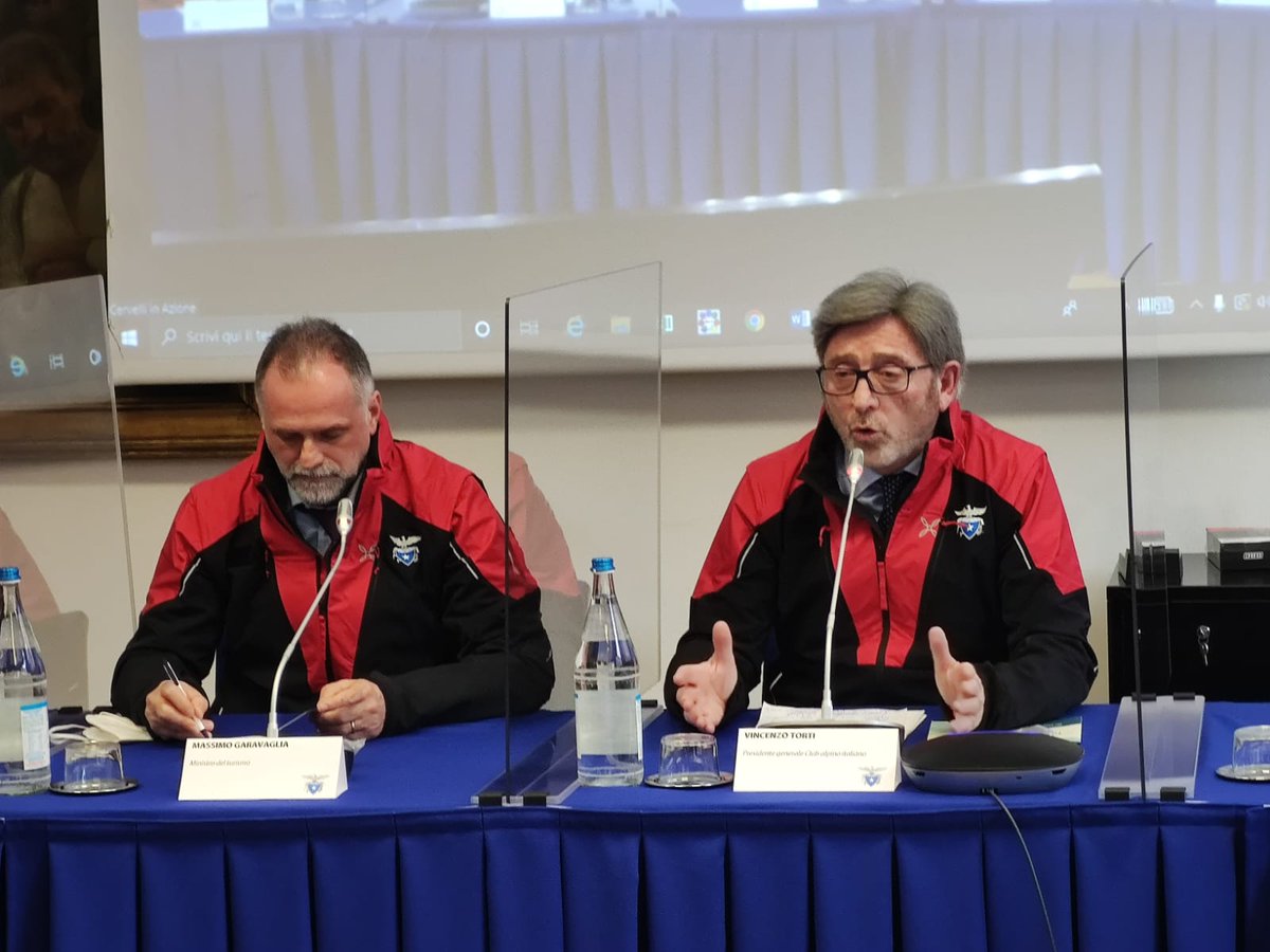 CAI150's tweet photo. L'app #GeoResQ, #montagnaterapia e accessibilità, i rifugi e la fitodepurazione delle acque reflue, l'educazione all'#ambiente, i sentieri e le attività per giovani e scuole tra i punti discussi nell'incontro tra il Ministro @massimogara e il #ClubAlpinoItaliano

@MTurismoItalia https://t.co/sAVJXKTTRC
