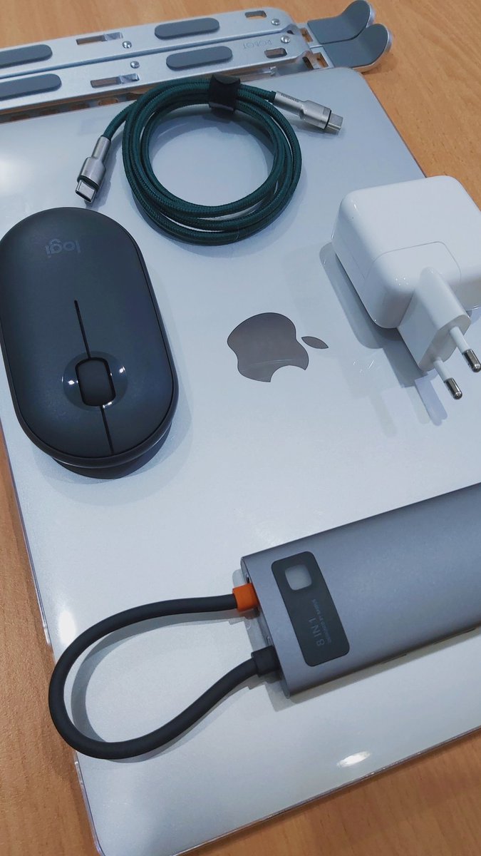 Peralatan tempur budak corporate 💥