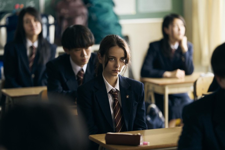 Kinofenster's tweet photo. #Berlinale-Tipp: Als Kind flüchtete Sarya mit ihrer kurdischen Familie nach Japan. Als der Asylantrag des Vaters abgelehnt wird, droht der Familie die Ausweisung. #MySmallLand ist ein Coming-of-Age Film mit politischer Thematik und läuft im #GenerationKplus Programm.
#twitterlz https://t.co/aQE685T0od