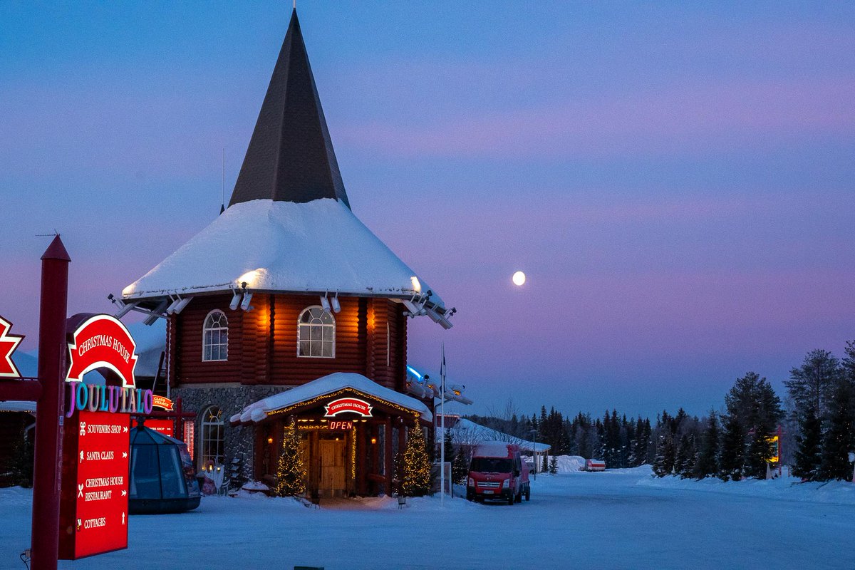 ScandiSales's tweet image. Find out more about our 3 most popular Lapland tour packages: scandi.travel/an-aurora-bore…