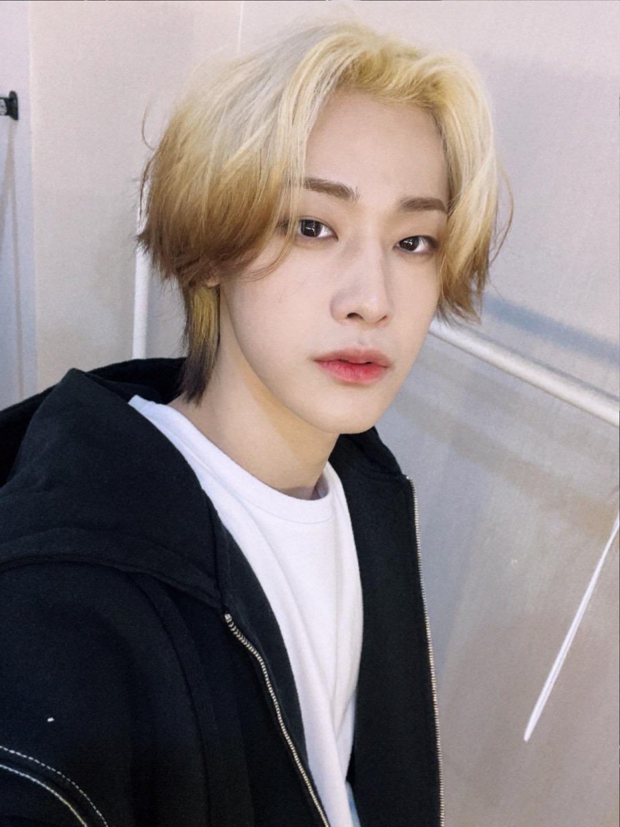 yonghafile's tweet photo. 220214 yongha 🪐 fns

got a haircut ✂️✂️
how is it?? https://t.co/Usc4HfXkME