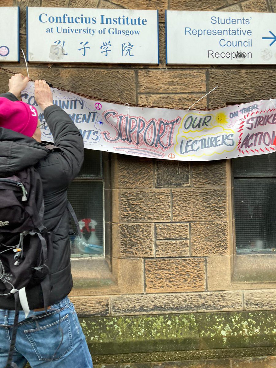 bethstephaniecd's tweet photo. Supporting our lecturers in the @UCUScotland strike #studentsinsolidarity ✊🏽 https://t.co/ORaoS3nQCw